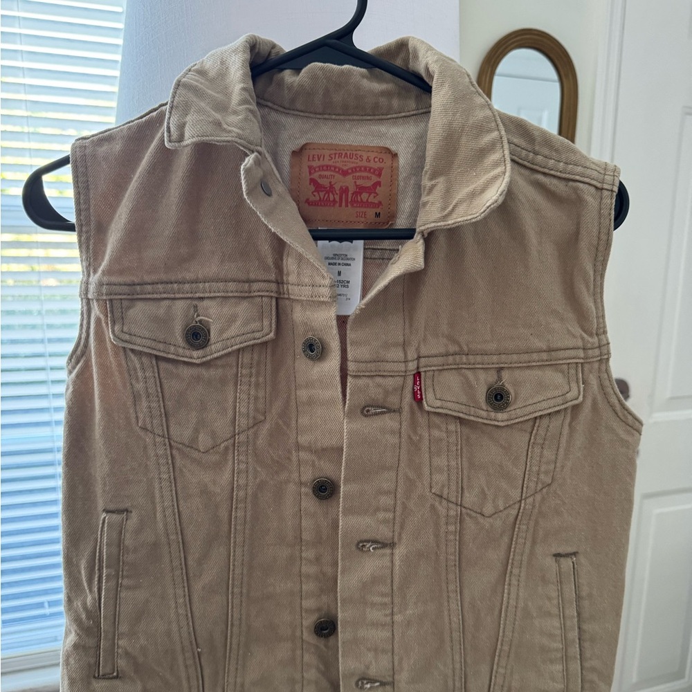 Levi’s Khaki Button-Up Vest Youth Size Medium - Classic Style